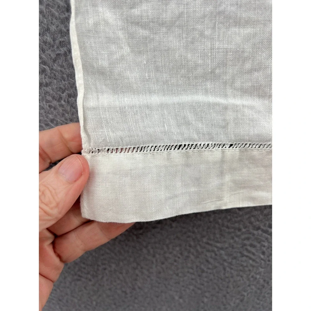 Vintage White Linen Hand Towel Fruit Wreath Hemstitch Guest Towel 13x21 B.H.